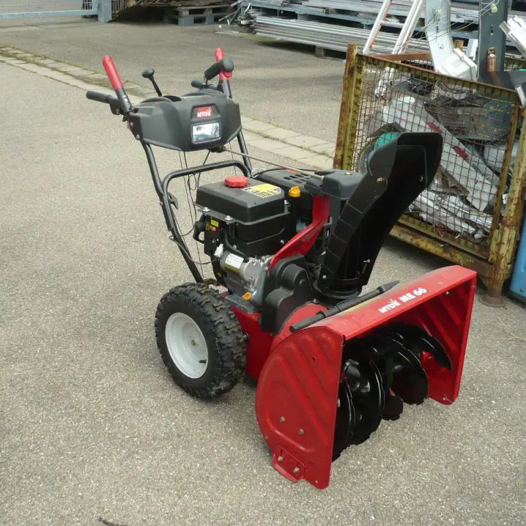 Motorized snow blower MTD ME 66