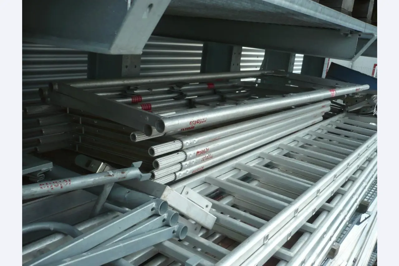 Assembly plant for photovoltaic and LED technology<br>-1