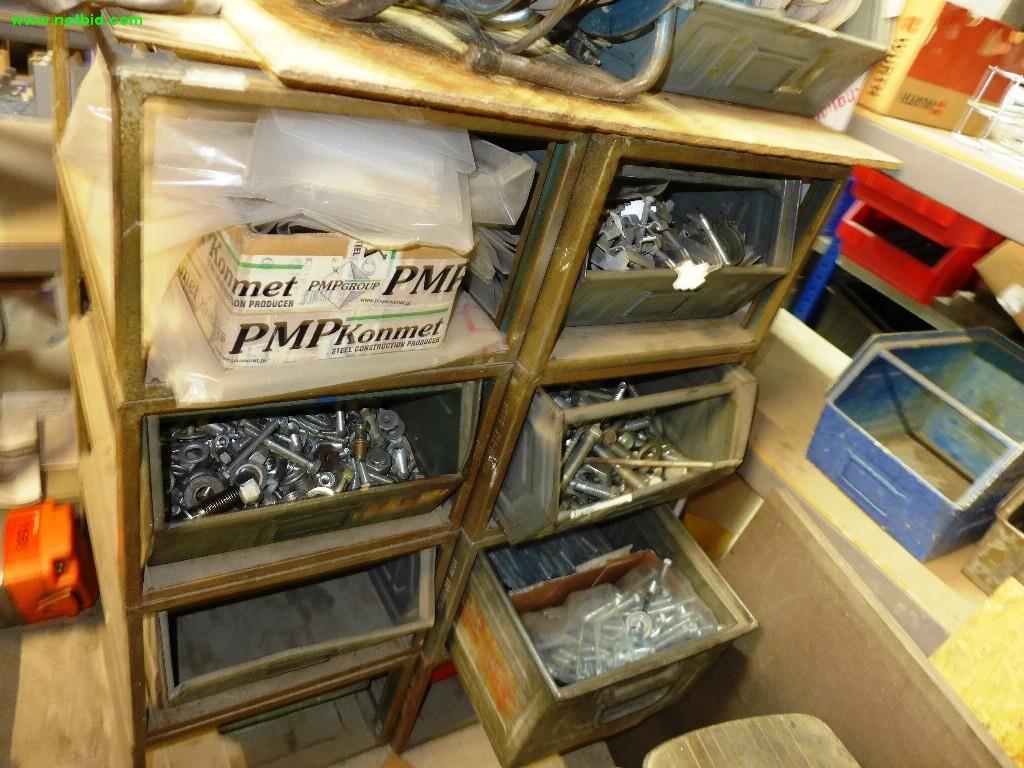 metal cutting machines, welding machinery, utility vehicles-9