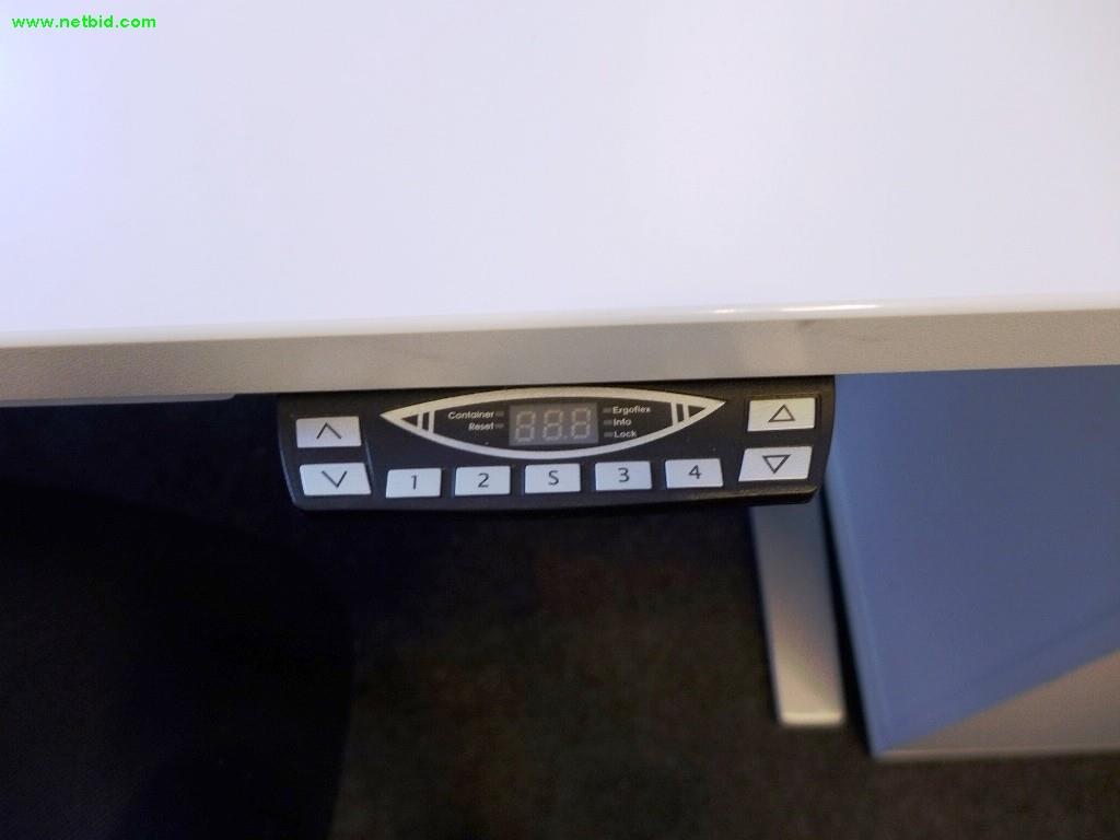 hochwertige Büro- und Besprechungsmöbel-3