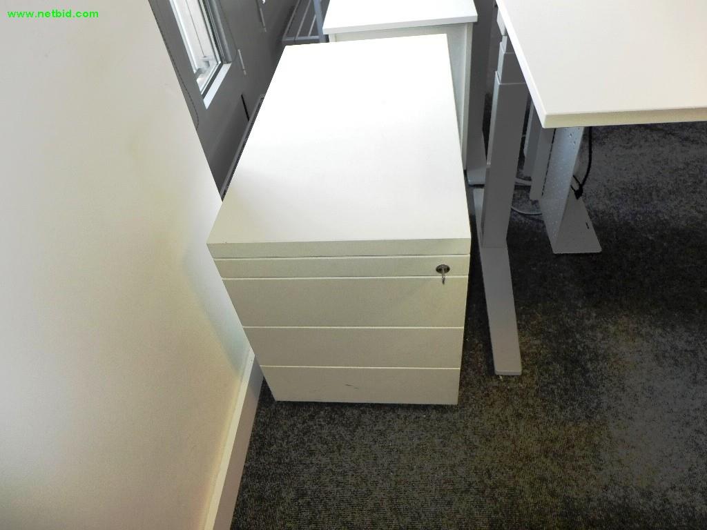 hochwertige Büro- und Besprechungsmöbel-4