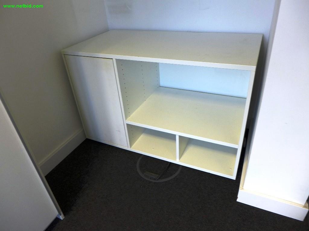 hochwertige Büro- und Besprechungsmöbel-7