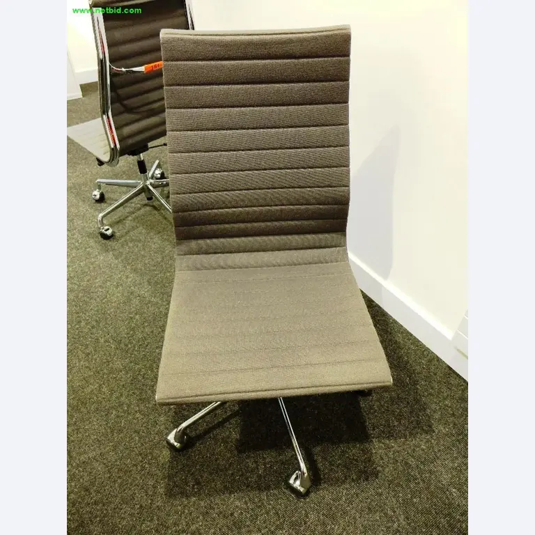 hochwertige Büro- und Besprechungsmöbel-1