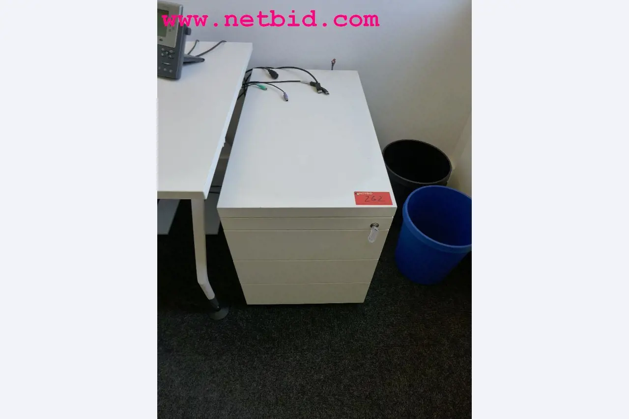 hochwertige Büro- und Besprechungsmöbel-4