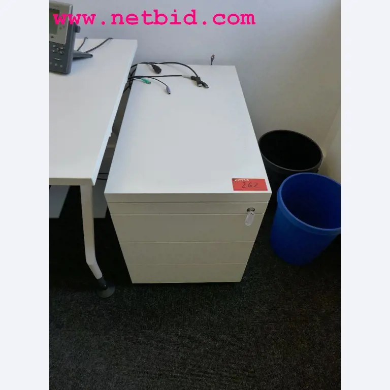 hochwertige Büro- und Besprechungsmöbel-4