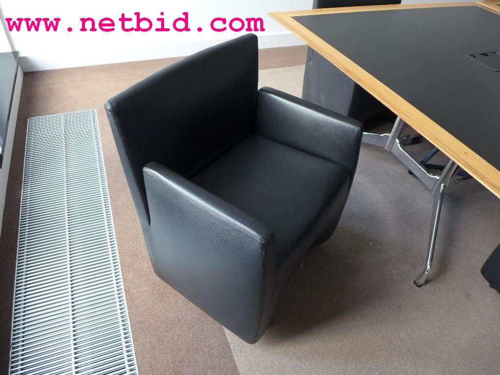 hochwertige Büro- und Besprechungsmöbel-3