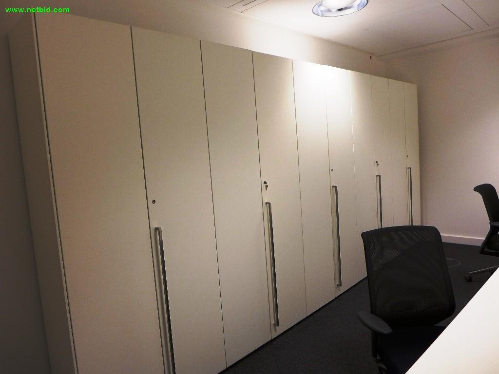 hochwertige Büro- und Besprechungsmöbel-4