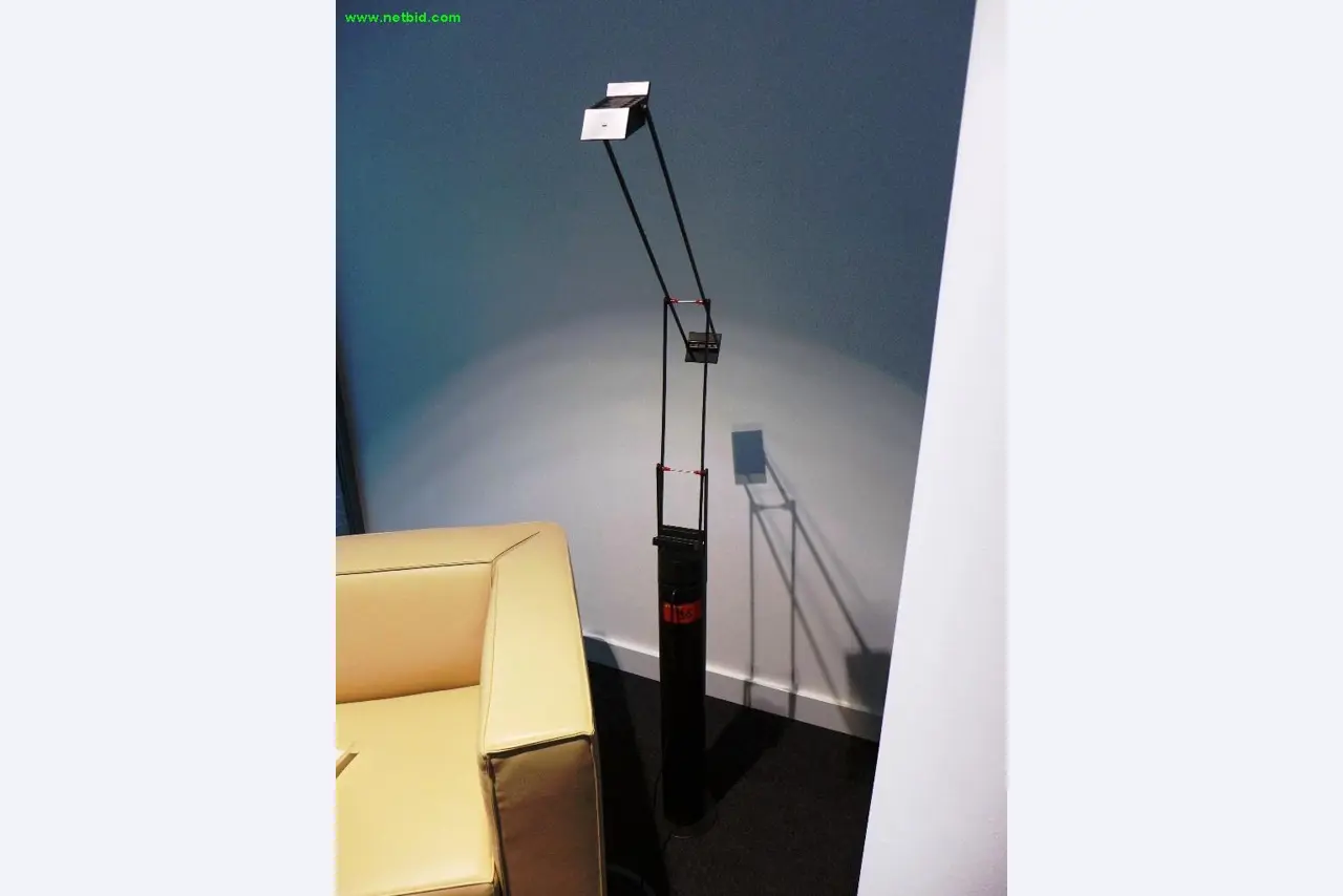 hochwertige Büro- und Besprechungsmöbel-1