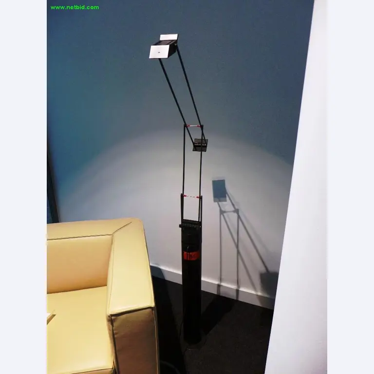 hochwertige Büro- und Besprechungsmöbel-1