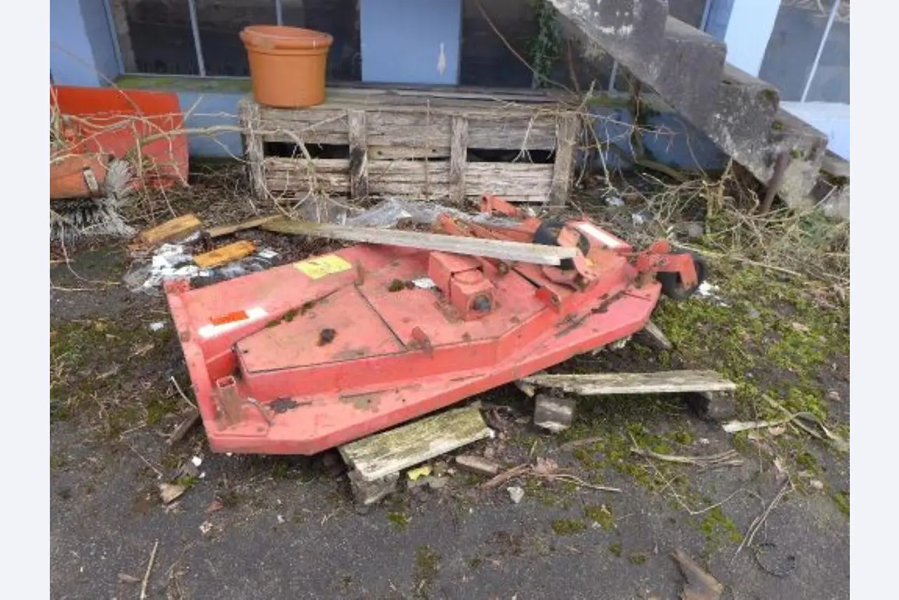 new and used groundscare machines<br>and power tools-1