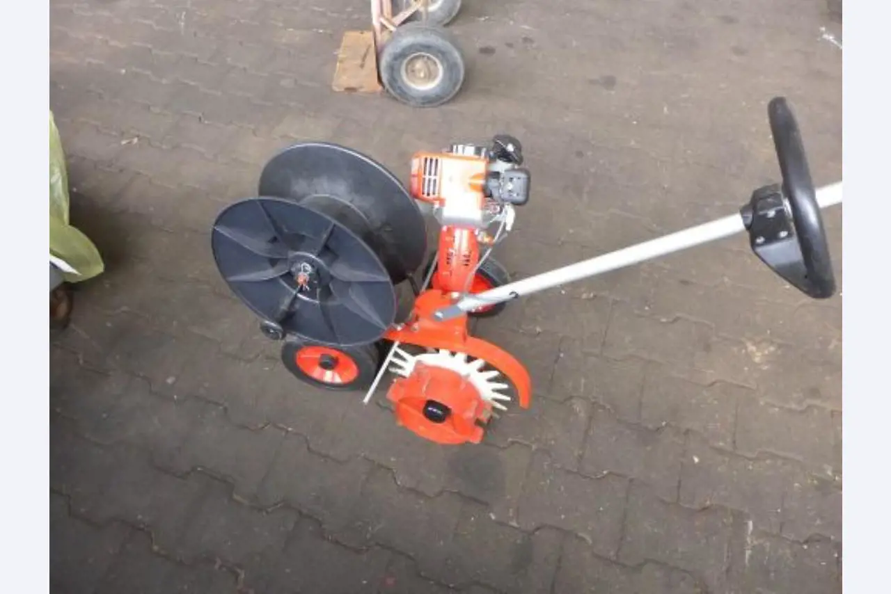 neue und gebrauchte Kommunalmaschinen und Motorgeräte -2