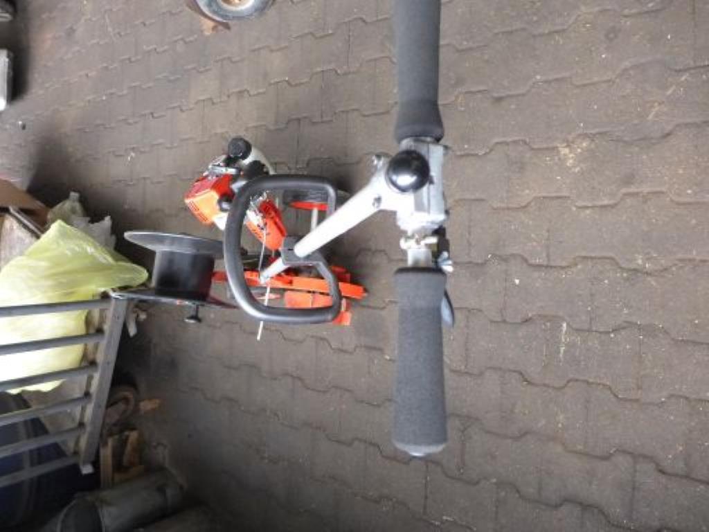 neue und gebrauchte Kommunalmaschinen und Motorgeräte -3