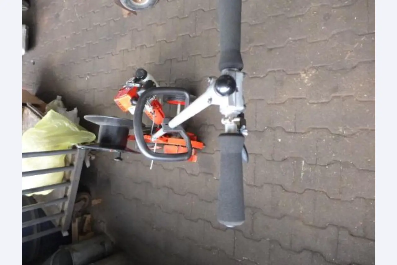 neue und gebrauchte Kommunalmaschinen und Motorgeräte -3