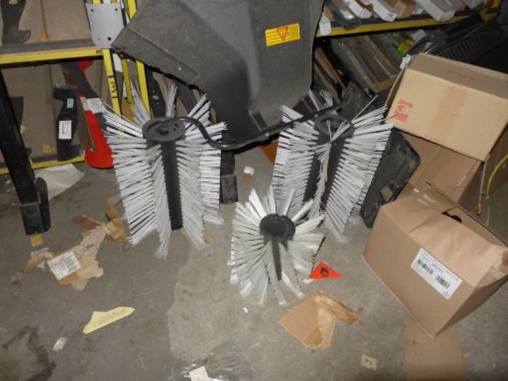 machines communales et appareils à moteur neufs et d'occasion-10