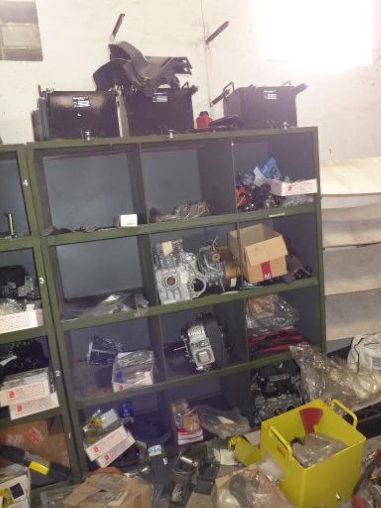 machines communales et appareils à moteur neufs et d'occasion-6