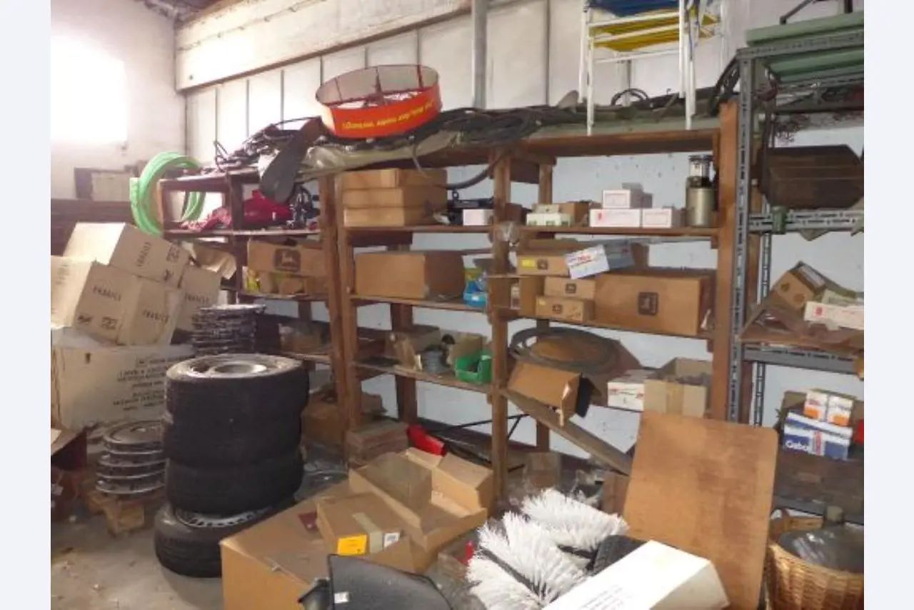 new and used groundscare machines<br>and power tools-8