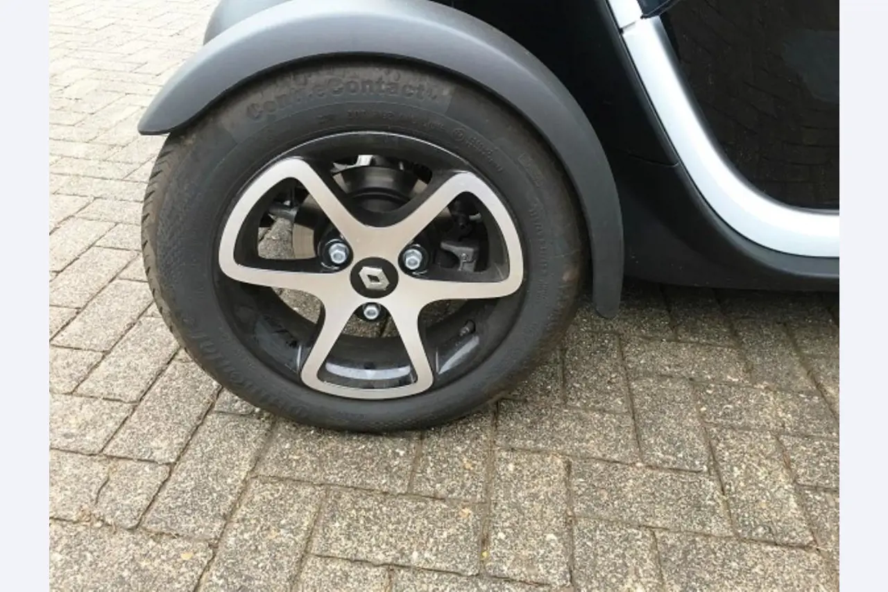 Sistema de llenado totalmente automático para envases (10 - 250 ml)-12