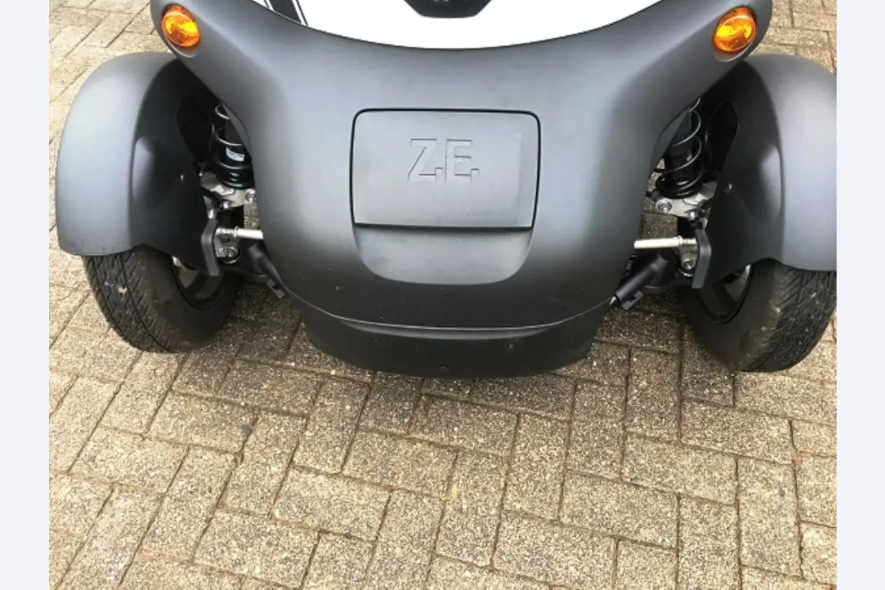 Sistema de llenado totalmente automático para envases (10 - 250 ml)-14