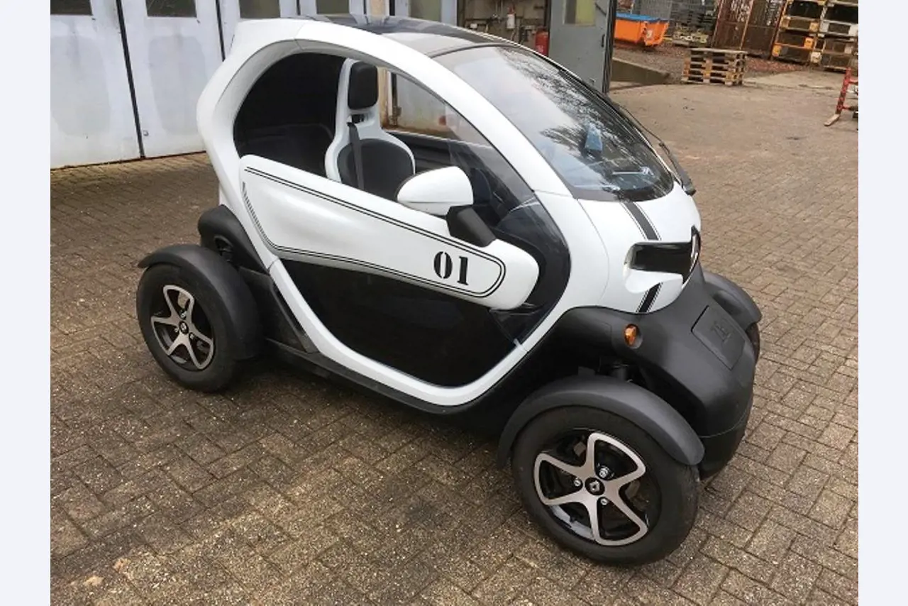 Sistema de llenado totalmente automático para envases (10 - 250 ml)-1