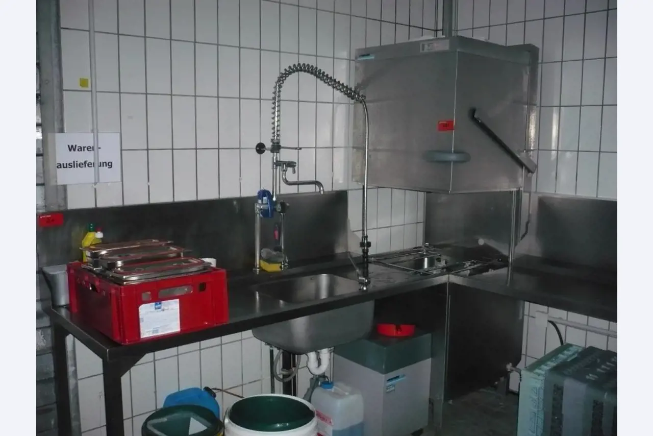 Großküchen-Ausstattung, Kühlzellen und <br>Catering Gerätschaften-1