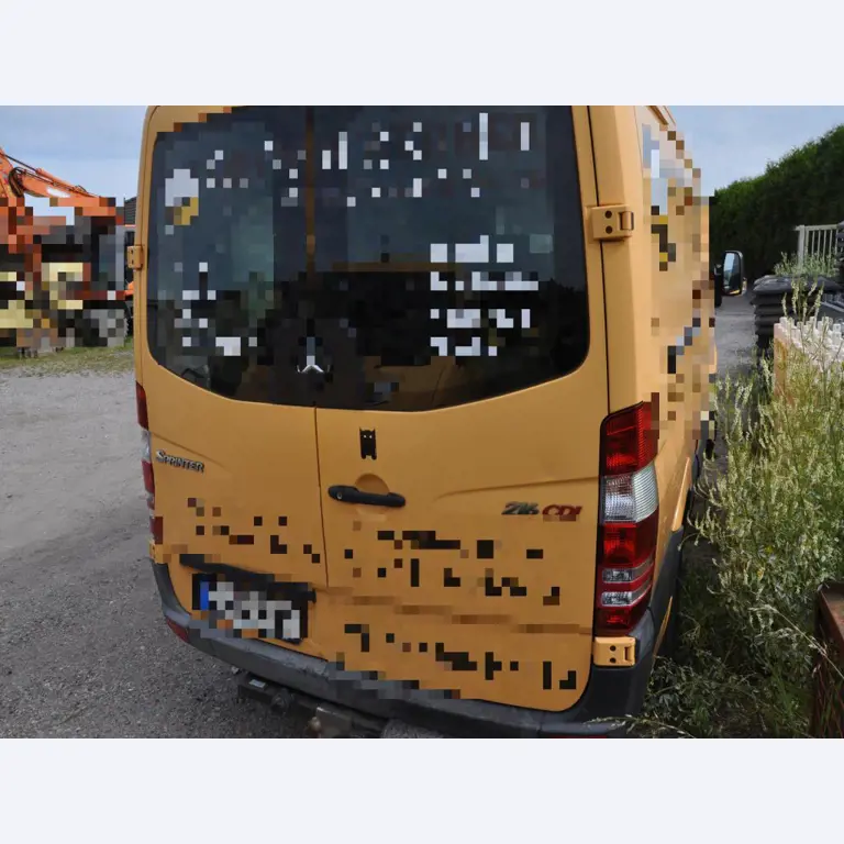 Moderne, goed onderhouden bouwvoertuigen en andere mechanische apparatuur uit de weg- en waterbouwsector-4