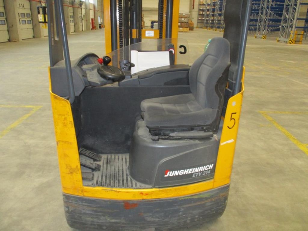 1 lot of industrial trucks-14