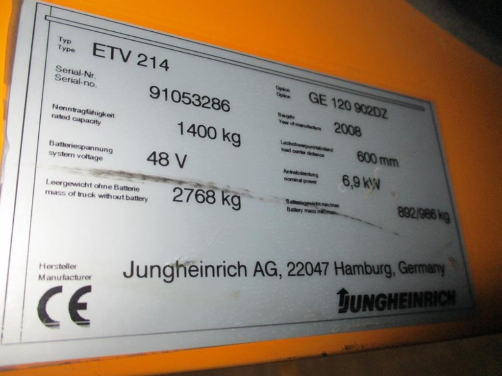 1 lot of industrial trucks-16