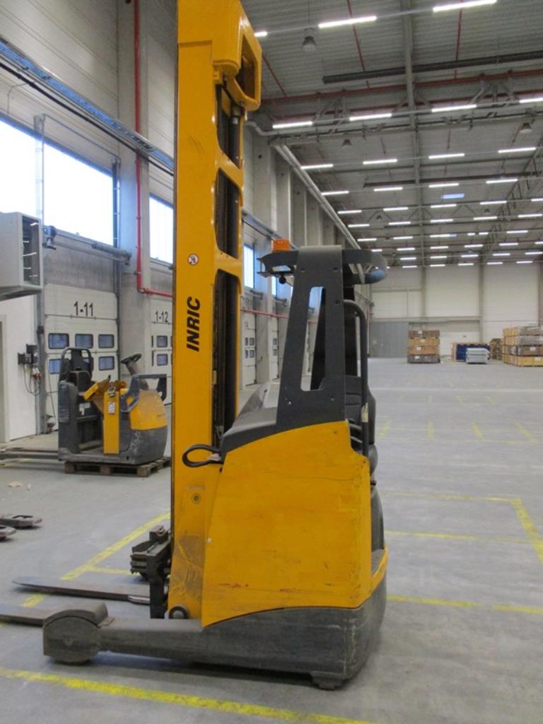 1 lot of industrial trucks-18