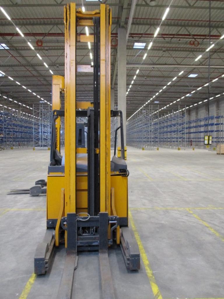 1 lot of industrial trucks-21