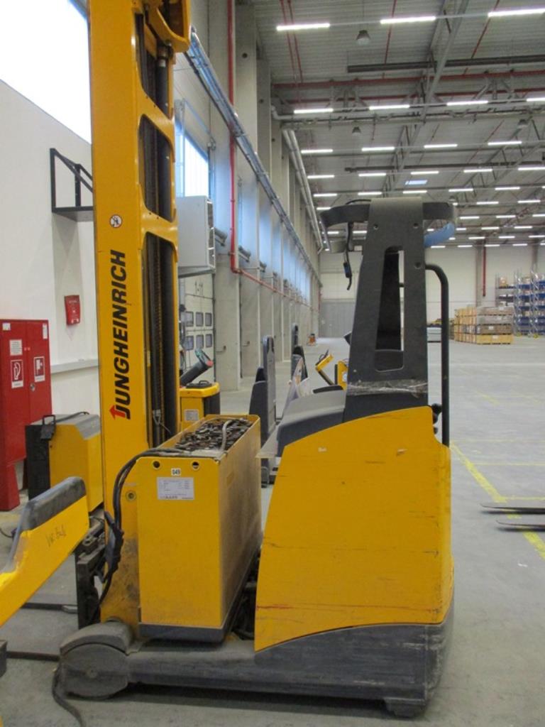 1 lot of industrial trucks-24