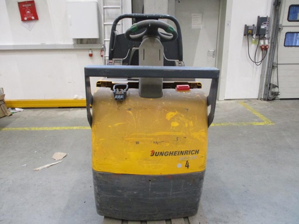 1 lot of industrial trucks-30