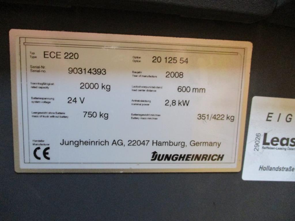 1 lot of industrial trucks-33