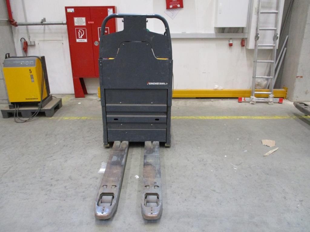 1 lot of industrial trucks-36