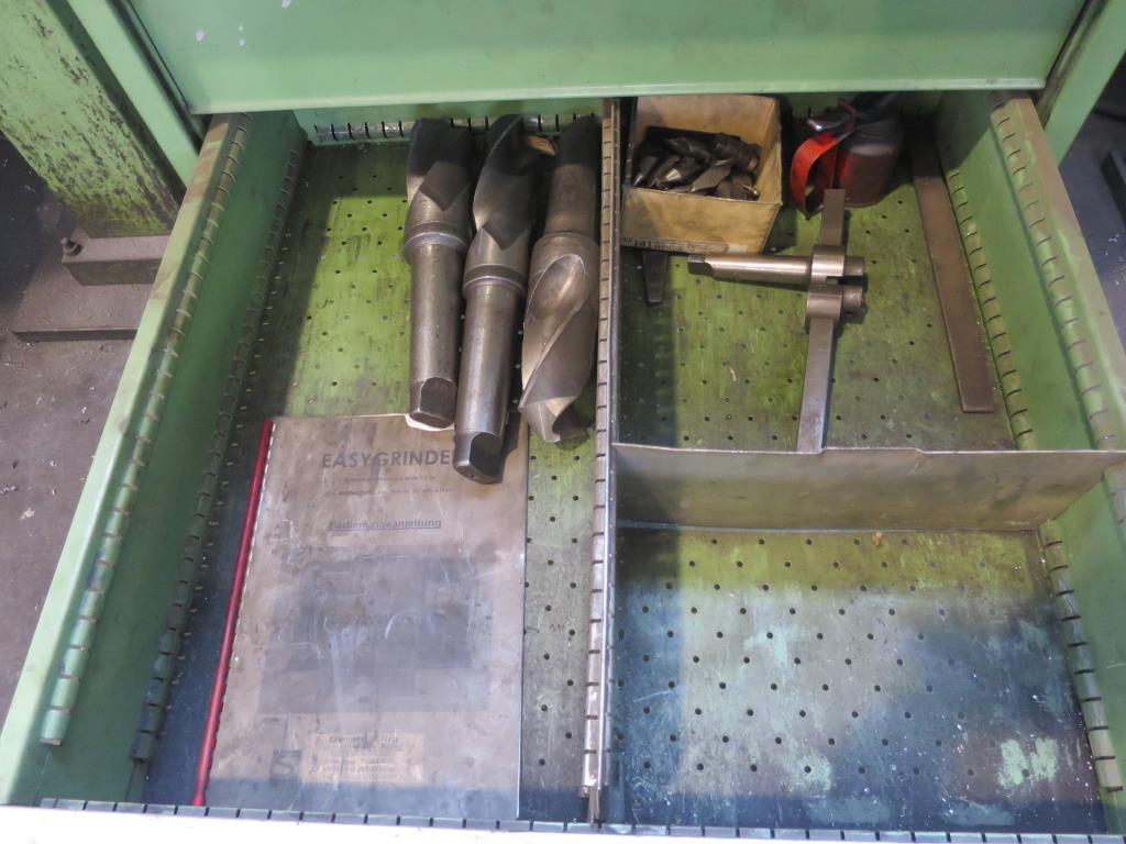 des machines à travailler le métal bien entretenues
-7