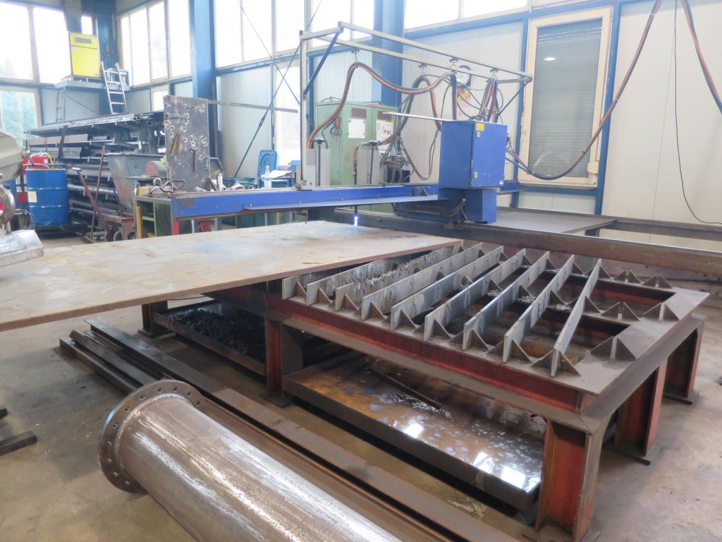 gepflegte Metallbearbeitungsmaschinen 
-4