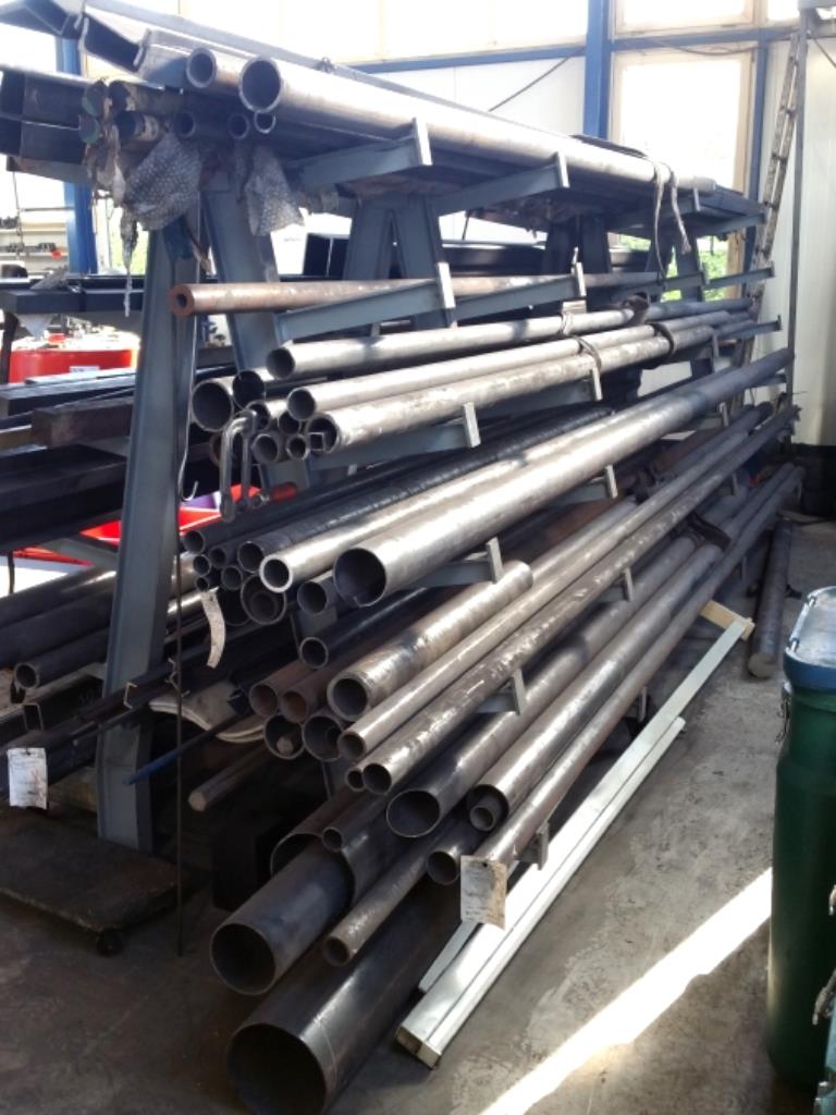 gepflegte Metallbearbeitungsmaschinen 
-3