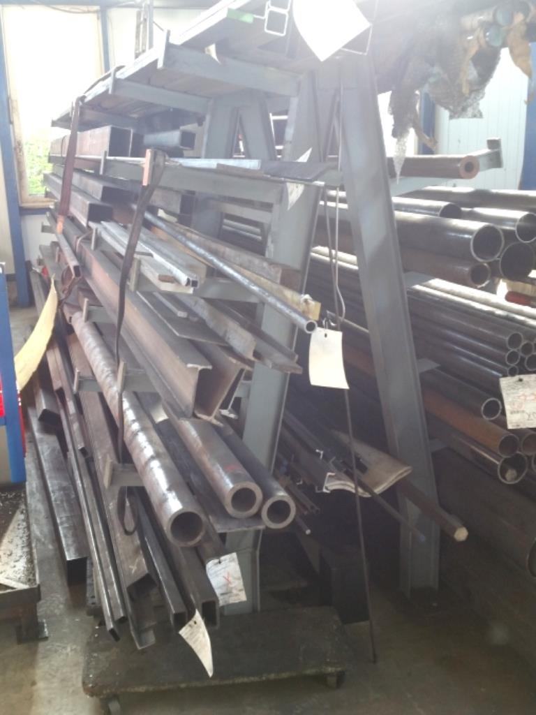 gepflegte Metallbearbeitungsmaschinen 
-4