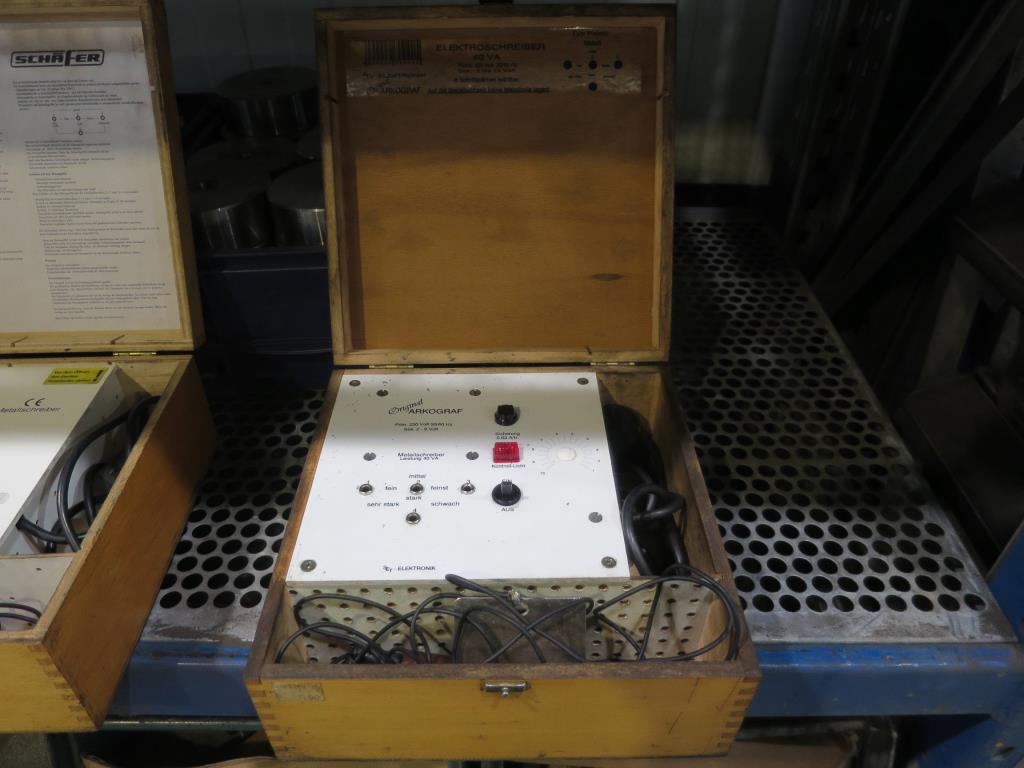 gepflegte Metallbearbeitungsmaschinen 
-1