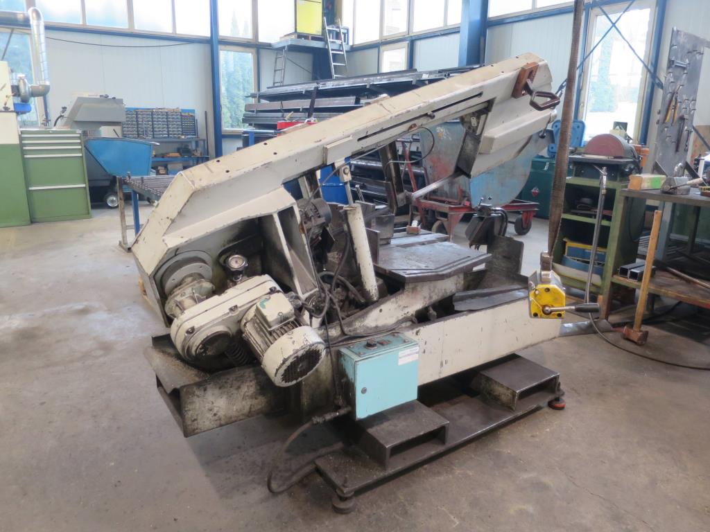 des machines à travailler le métal bien entretenues
-4