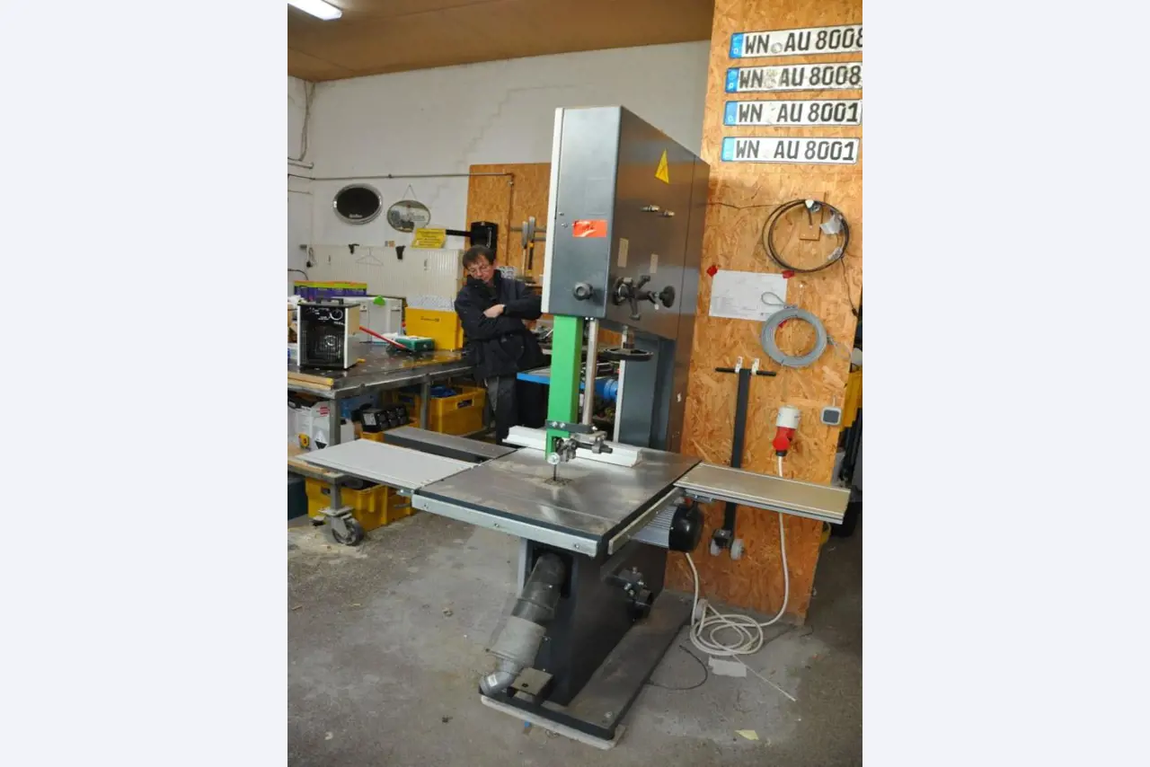 well maintained business and <br>workshop equipment-2