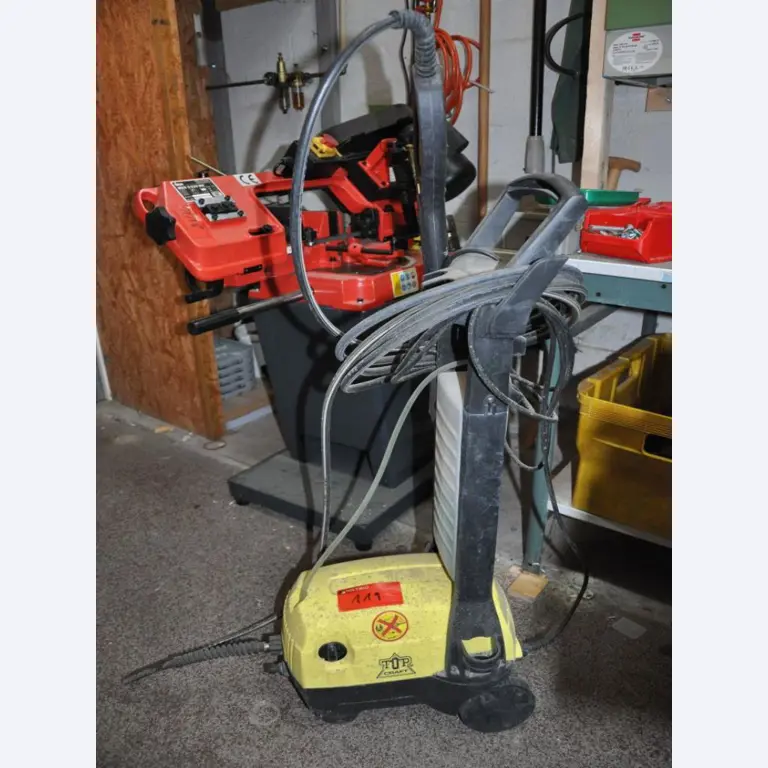 équipement de bureau/commercial et<br>d'atelier bien entretenu-2