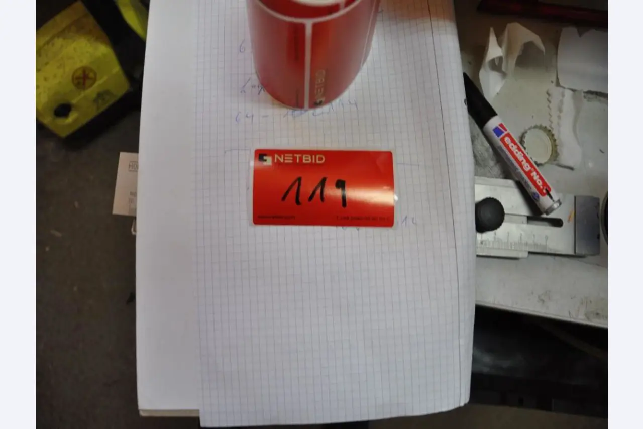 équipement de bureau/commercial et<br>d'atelier bien entretenu-3