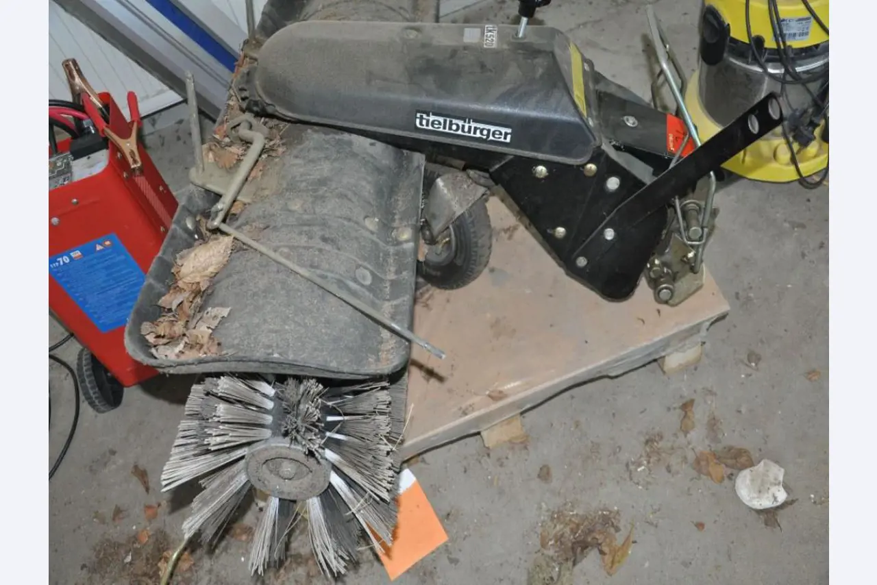 Goed onderhouden kantoor/winkel en werkplaatsuitrusting-7