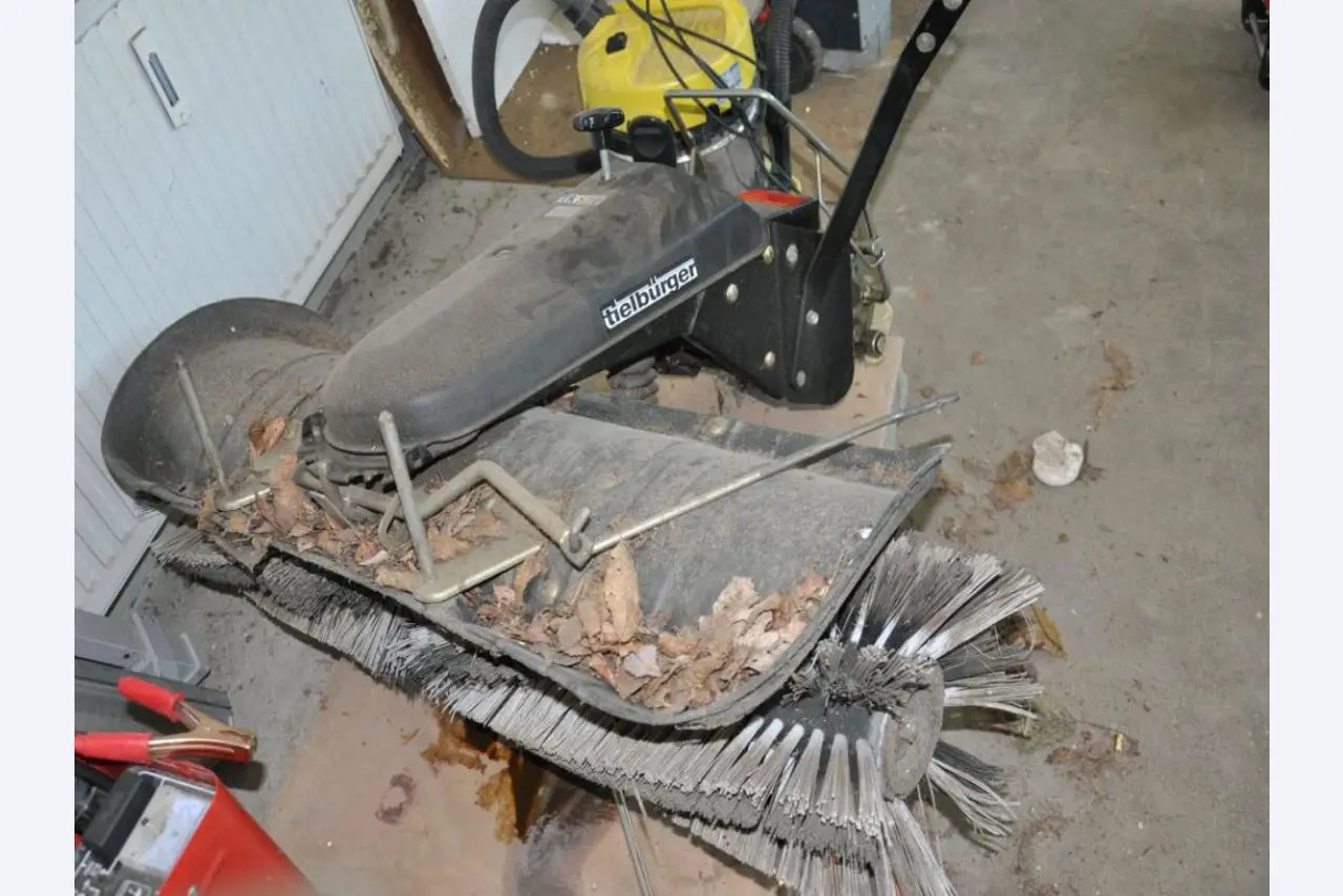 Goed onderhouden kantoor/winkel en werkplaatsuitrusting-8