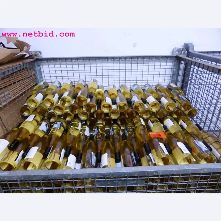 Equipement d'exploitation et de commerce d'une entreprise viticole avec cave à vin-2
