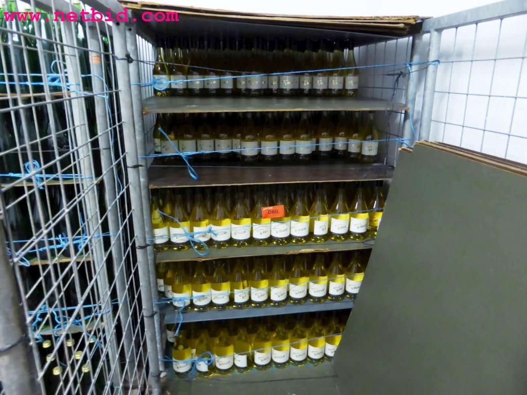 Betriebs- und Geschäftsausstattung eines Weinbaubetriebes mit Kellerei-1