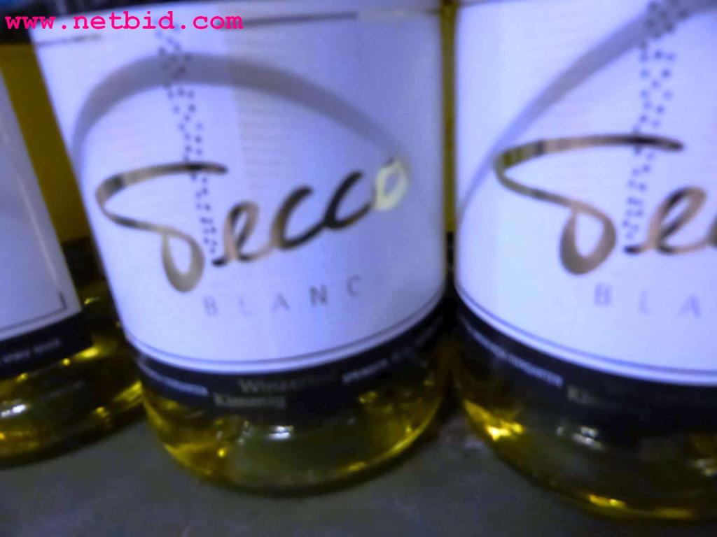 Betriebs- und Geschäftsausstattung eines Weinbaubetriebes mit Kellerei-2