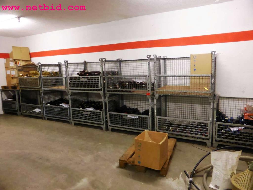 Betriebs- und Geschäftsausstattung eines Weinbaubetriebes mit Kellerei-1