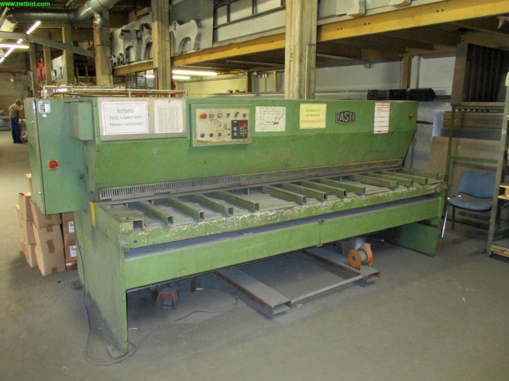 
máquinas bem conservadas para a produção de<br> condutas de ar e tubos de ventilação<br>-1