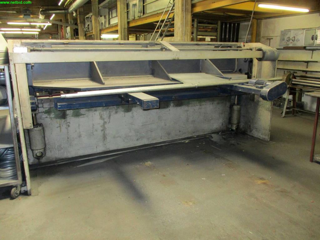 
well-maintained machines for the production of air ducts and ventilation pipes<br>-3